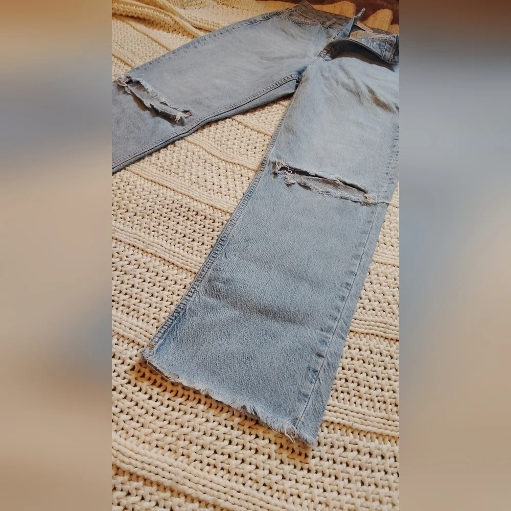 Zara Light Blue High Rise Jeans Distressed!